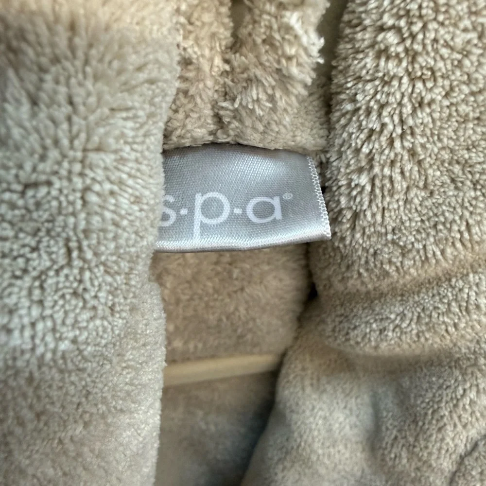 Brookstone Cream Robe - Picture 9 of 12